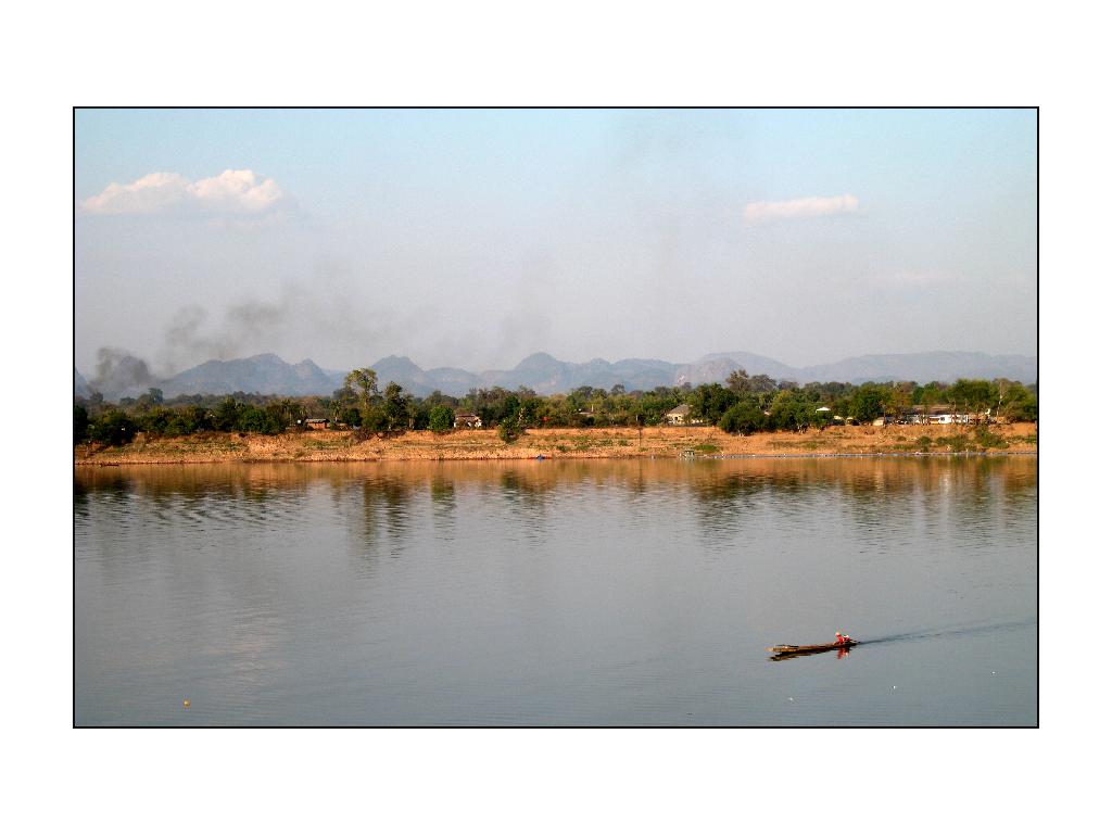 0960_l'autre rive du Mekong.jpg